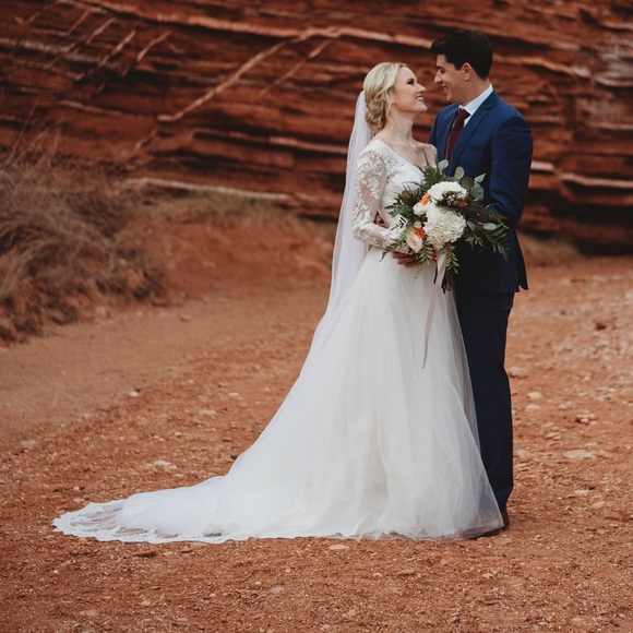 Wedding Dress NWT - Picture 1 of 8